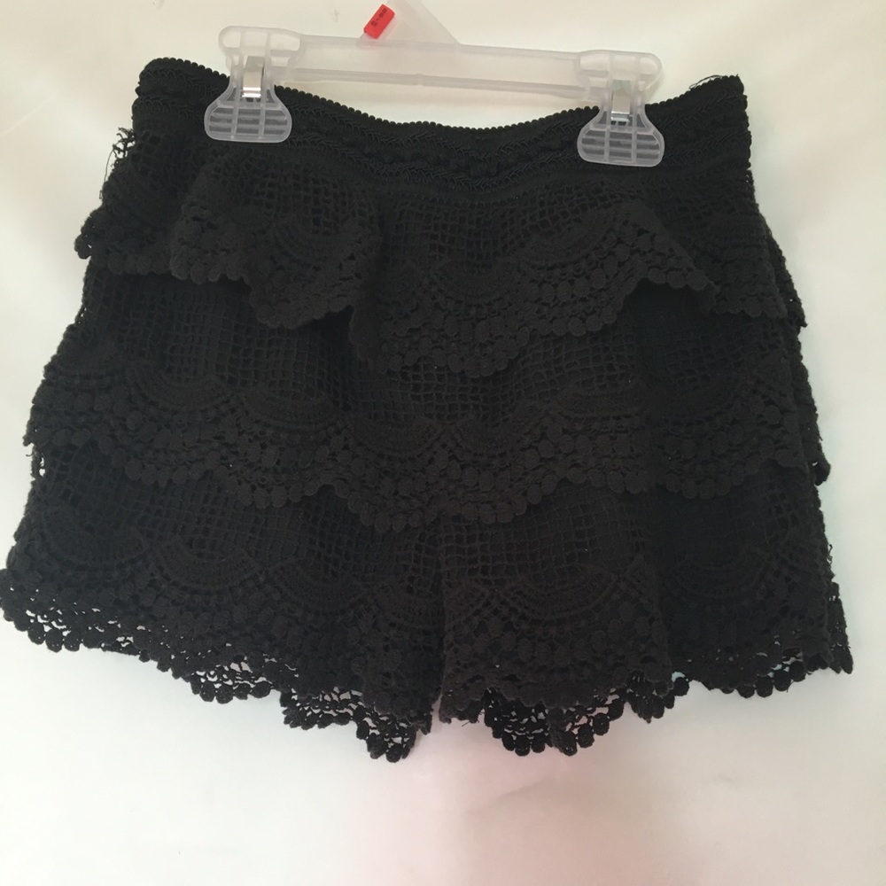 SOHO KIDS Black lace shorts
